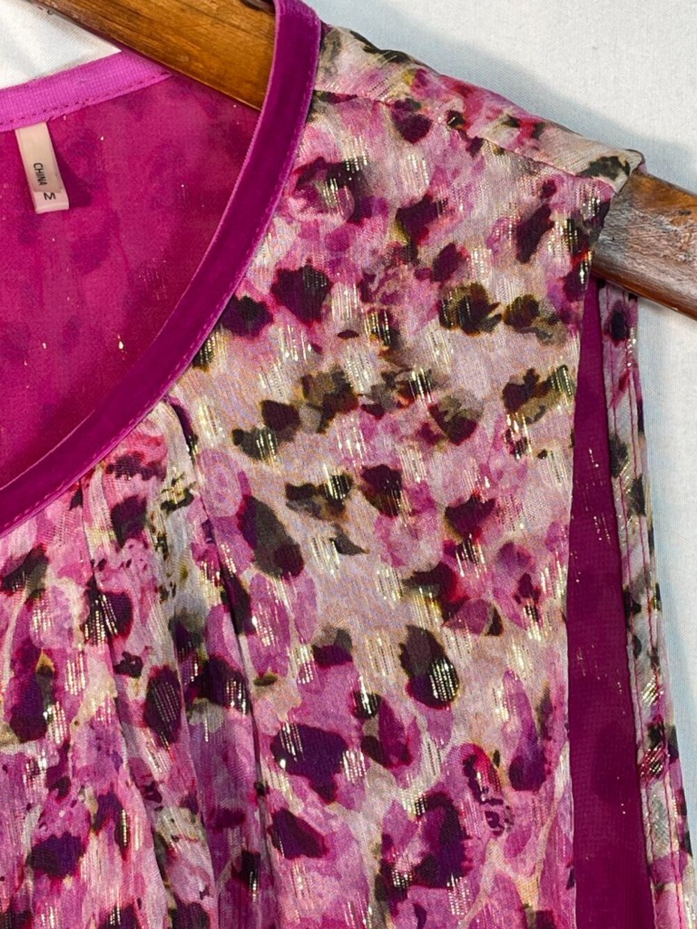 Elie Tahari 93% Silk Metallic Floral Pintuck Sleeveless Blouse Pink M - Picture 6 of 15